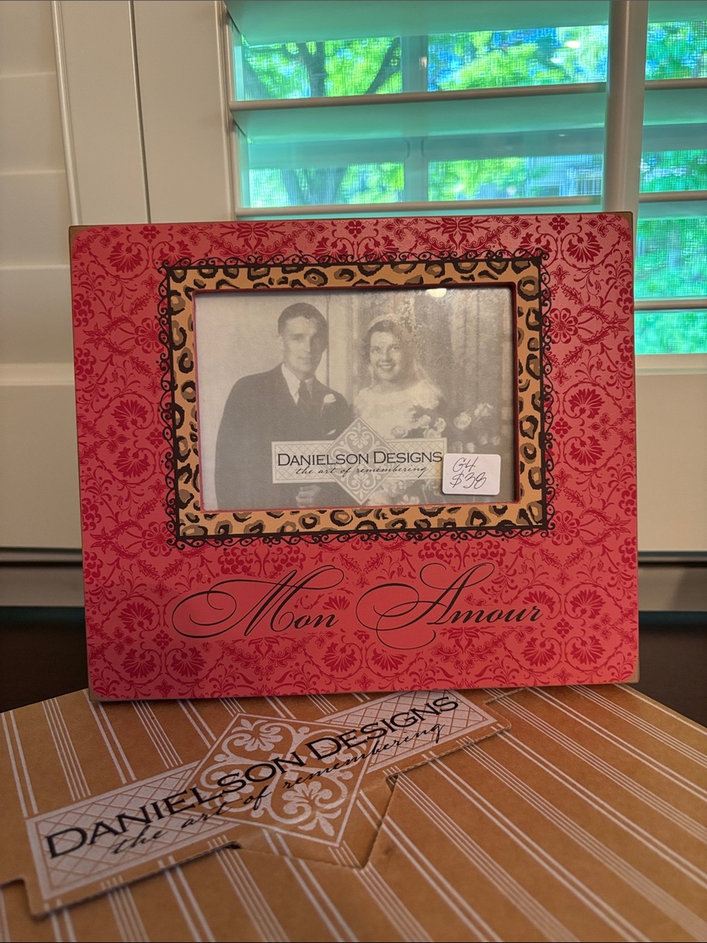 'Mon Amour' picture frame - NWT